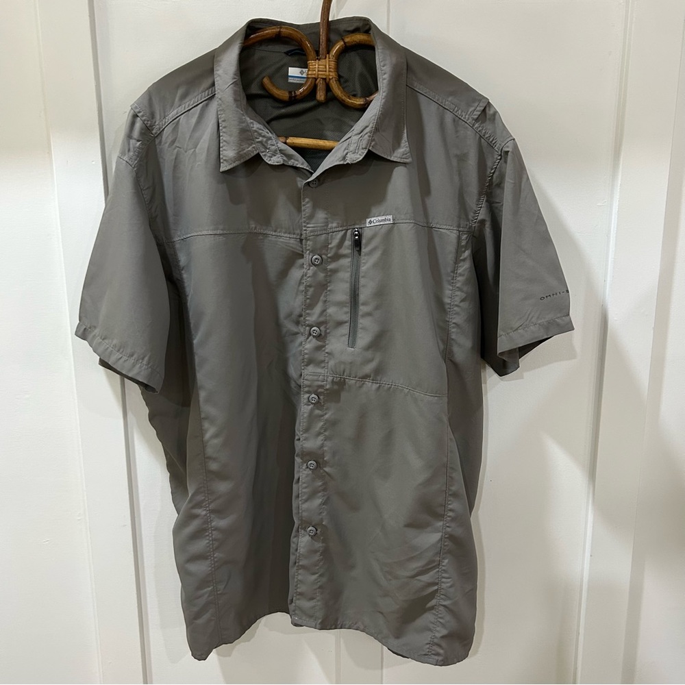 Columbia Omni shade button down shirt